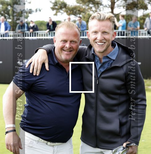 Cromvoirt 25 mei 2023
Dirk Kuyt deed vandaag mee met BEAT THE PRO op de KLM Open op golfbaan Bernardus. Ook zijn vriendin Kate Ruinemans was erbij.