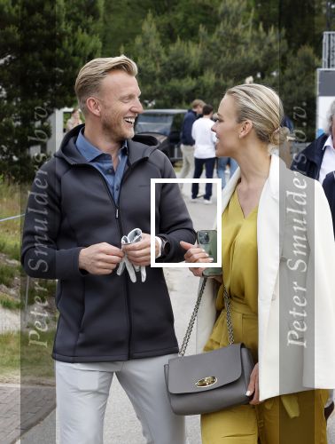 Cromvoirt 25 mei 2023
Dirk Kuyt deed vandaag mee met BEAT THE PRO op de KLM Open op golfbaan Bernardus. Ook zijn vriendin Kate Ruinemans was erbij.