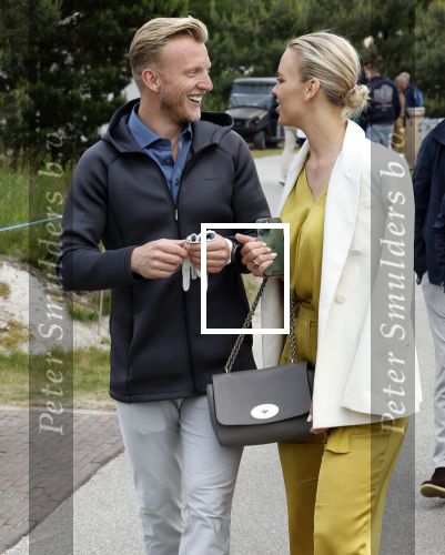 Cromvoirt 25 mei 2023
Dirk Kuyt deed vandaag mee met BEAT THE PRO op de KLM Open op golfbaan Bernardus. Ook zijn vriendin Kate Ruinemans was erbij.
