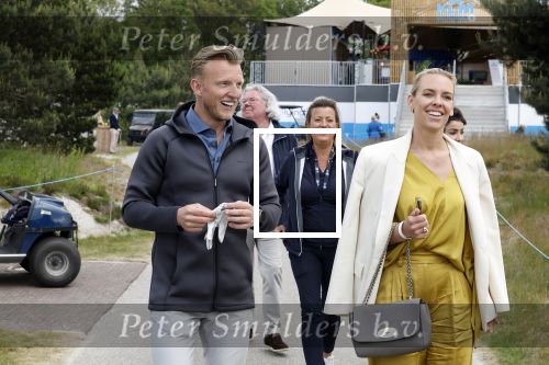 Cromvoirt 25 mei 2023
Dirk Kuyt deed vandaag mee met BEAT THE PRO op de KLM Open op golfbaan Bernardus. Ook zijn vriendin Kate Ruinemans was erbij.