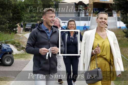 Cromvoirt 25 mei 2023
Dirk Kuyt deed vandaag mee met BEAT THE PRO op de KLM Open op golfbaan Bernardus. Ook zijn vriendin Kate Ruinemans was erbij.