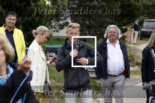 Cromvoirt 25 mei 2023
Dirk Kuyt deed vandaag mee met BEAT THE PRO op de KLM Open op golfbaan Bernardus. Ook zijn vriendin Kate Ruinemans was erbij.