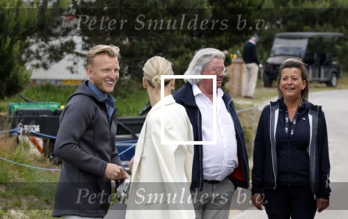 Cromvoirt 25 mei 2023
Dirk Kuyt deed vandaag mee met BEAT THE PRO op de KLM Open op golfbaan Bernardus. Ook zijn vriendin Kate Ruinemans was erbij.