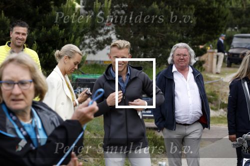 Cromvoirt 25 mei 2023
Dirk Kuyt deed vandaag mee met BEAT THE PRO op de KLM Open op golfbaan Bernardus. Ook zijn vriendin Kate Ruinemans was erbij.