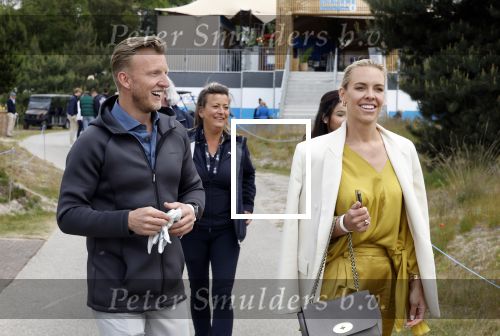 Cromvoirt 25 mei 2023
Dirk Kuyt deed vandaag mee met BEAT THE PRO op de KLM Open op golfbaan Bernardus. Ook zijn vriendin Kate Ruinemans was erbij.