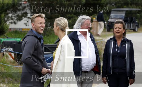 Cromvoirt 25 mei 2023
Dirk Kuyt deed vandaag mee met BEAT THE PRO op de KLM Open op golfbaan Bernardus. Ook zijn vriendin Kate Ruinemans was erbij.