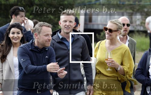 Cromvoirt 25 mei 2023
Dirk Kuyt deed vandaag mee met BEAT THE PRO op de KLM Open op golfbaan Bernardus. Ook zijn vriendin Kate Ruinemans was erbij.