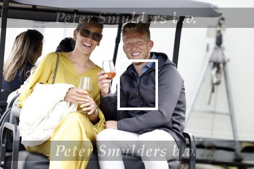 Cromvoirt 25 mei 2023
Dirk Kuyt deed vandaag mee met BEAT THE PRO op de KLM Open op golfbaan Bernardus. Ook zijn vriendin Kate Ruinemans was erbij.