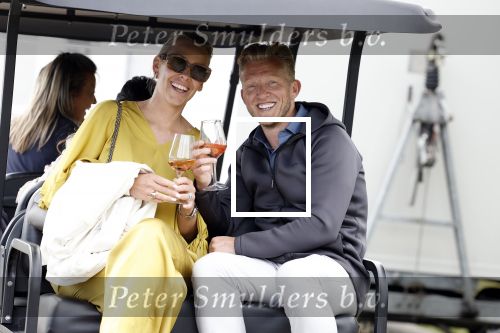 Cromvoirt 25 mei 2023
Dirk Kuyt deed vandaag mee met BEAT THE PRO op de KLM Open op golfbaan Bernardus. Ook zijn vriendin Kate Ruinemans was erbij.