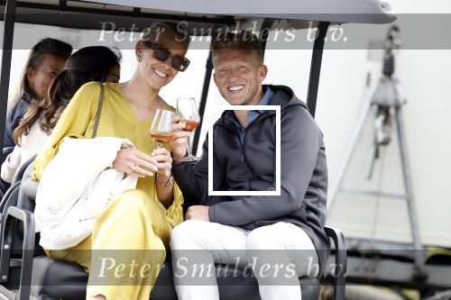 Cromvoirt 25 mei 2023
Dirk Kuyt deed vandaag mee met BEAT THE PRO op de KLM Open op golfbaan Bernardus. Ook zijn vriendin Kate Ruinemans was erbij.