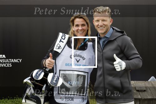 Cromvoirt 25 mei 2023
Dirk Kuyt deed vandaag mee met BEAT THE PRO op de KLM Open op golfbaan Bernardus. Ook zijn vriendin Kate Ruinemans was erbij. Dirk met zijn caddy