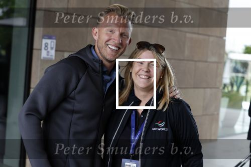 Cromvoirt 25 mei 2023
Dirk Kuyt deed vandaag mee met BEAT THE PRO op de KLM Open op golfbaan Bernardus. Ook zijn vriendin Kate Ruinemans was erbij. Dirk Kuyt met fans van Liverpool