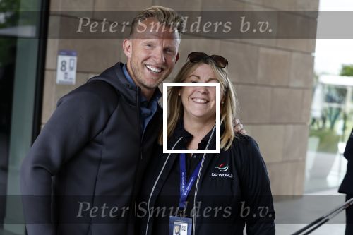 Cromvoirt 25 mei 2023
Dirk Kuyt deed vandaag mee met BEAT THE PRO op de KLM Open op golfbaan Bernardus. Ook zijn vriendin Kate Ruinemans was erbij. Dirk Kuyt met fans van Liverpool