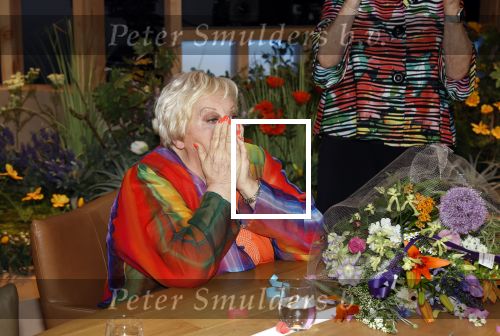 Hilversum 27 mei 2023
Omroep Max viert tijdens uitzending de 80e verjaardag van Erica Terpstra.
Aanwezig oa oa Albert Verlinde Onno Hoes Robert v Beckhoven Jan Slagter Sybrand Niessen Aran bade en Trinko Keen.