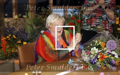 Hilversum 27 mei 2023
Omroep Max viert tijdens uitzending de 80e verjaardag van Erica Terpstra.
Aanwezig oa oa Albert Verlinde Onno Hoes Robert v Beckhoven Jan Slagter Sybrand Niessen Aran bade en Trinko Keen.
