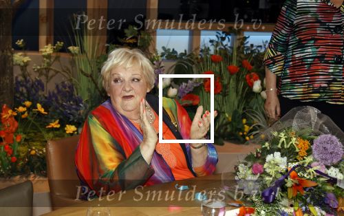 Hilversum 27 mei 2023
Omroep Max viert tijdens uitzending de 80e verjaardag van Erica Terpstra.
Aanwezig oa oa Albert Verlinde Onno Hoes Robert v Beckhoven Jan Slagter Sybrand Niessen Aran bade en Trinko Keen.