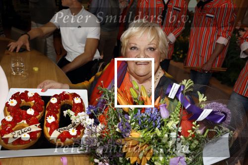 Hilversum 27 mei 2023
Omroep Max viert tijdens uitzending de 80e verjaardag van Erica Terpstra.
Aanwezig oa oa Albert Verlinde Onno Hoes Robert v Beckhoven Jan Slagter Sybrand Niessen Aran bade en Trinko Keen.
