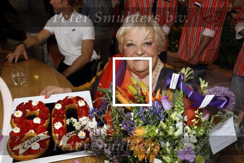 Hilversum 27 mei 2023
Omroep Max viert tijdens uitzending de 80e verjaardag van Erica Terpstra.
Aanwezig oa oa Albert Verlinde Onno Hoes Robert v Beckhoven Jan Slagter Sybrand Niessen Aran bade en Trinko Keen.