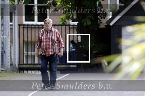 Amsterdam, 18 Mei 2023
Hans v d Togt wandelend met zijn hondje door Amsterdam