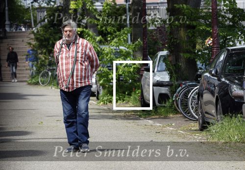 Amsterdam, 18 Mei 2023
Hans v d Togt wandelend met zijn hondje door Amsterdam