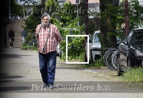 Amsterdam, 18 Mei 2023
Hans v d Togt wandelend met zijn hondje door Amsterdam
