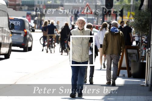 Amsterdam 31 mei 2023
Hugo Metsers wandelend door Amsterdam zuid.