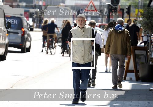 Amsterdam 31 mei 2023
Hugo Metsers wandelend door Amsterdam zuid.