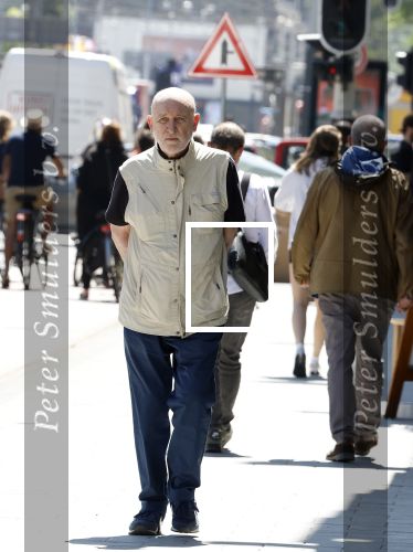 Amsterdam 31 mei 2023
Hugo Metsers wandelend door Amsterdam zuid.