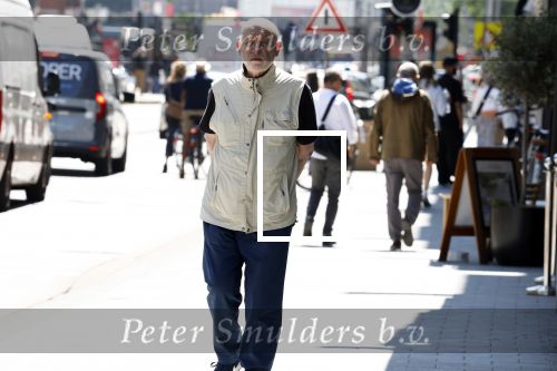 Amsterdam 31 mei 2023
Hugo Metsers wandelend door Amsterdam zuid.