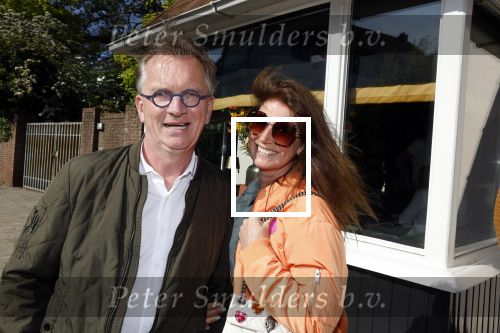 Noordwijk 17 mei 2023
Opening pension Code Rose van Martien Meiland en Erica Meiland . Ook Montana Maxime en Leroy Molkenboer zijn aanwezig Dochter Claire doet de openingshandeling.
Jaap Meiland met zijn vrouw