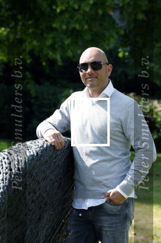 Amersfoort 19 mei 2023
Jeroen Jansema en Robin samen in een park in Amersfoort . Ze hebben elkaar leren kennen via het programma Liefde op het eerste gezicht . Jeroen had ook al meegedaan aan MAFS Married at First Sight