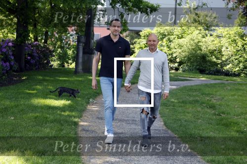 Amersfoort 19 mei 2023
Jeroen Jansema en Robin samen in een park in Amersfoort . Ze hebben elkaar leren kennen via het programma Liefde op het eerste gezicht . Jeroen had ook al meegedaan aan MAFS Married at First Sight