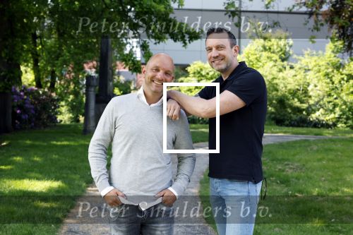 Amersfoort 19 mei 2023
Jeroen Jansema en Robin samen in een park in Amersfoort . Ze hebben elkaar leren kennen via het programma Liefde op het eerste gezicht . Jeroen had ook al meegedaan aan MAFS Married at First Sight
