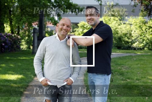 Amersfoort 19 mei 2023
Jeroen Jansema en Robin samen in een park in Amersfoort . Ze hebben elkaar leren kennen via het programma Liefde op het eerste gezicht . Jeroen had ook al meegedaan aan MAFS Married at First Sight
