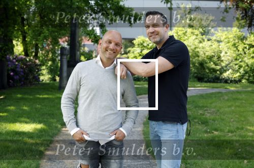Amersfoort 19 mei 2023
Jeroen Jansema en Robin samen in een park in Amersfoort . Ze hebben elkaar leren kennen via het programma Liefde op het eerste gezicht . Jeroen had ook al meegedaan aan MAFS Married at First Sight