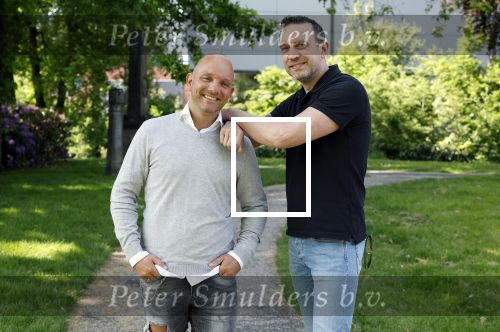 Amersfoort 19 mei 2023
Jeroen Jansema en Robin samen in een park in Amersfoort . Ze hebben elkaar leren kennen via het programma Liefde op het eerste gezicht . Jeroen had ook al meegedaan aan MAFS Married at First Sight
