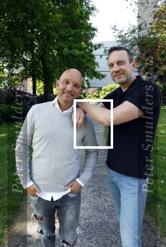 Amersfoort 19 mei 2023
Jeroen Jansema en Robin samen in een park in Amersfoort . Ze hebben elkaar leren kennen via het programma Liefde op het eerste gezicht . Jeroen had ook al meegedaan aan MAFS Married at First Sight