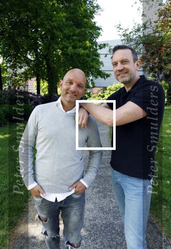 Amersfoort 19 mei 2023
Jeroen Jansema en Robin samen in een park in Amersfoort . Ze hebben elkaar leren kennen via het programma Liefde op het eerste gezicht . Jeroen had ook al meegedaan aan MAFS Married at First Sight