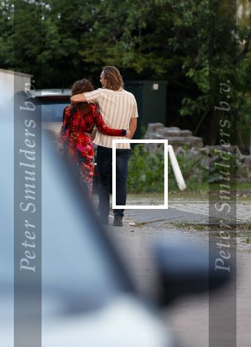 Durgerdam 26 mei 2023
Katja Schuurman en Niek Schrijvershof  gaan eenhapje eten bij restaurant Mark in Durgerdam. Daarna genieten ze van de zonsondergang.