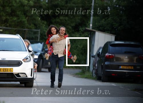 Durgerdam 26 mei 2023
Katja Schuurman en Niek Schrijvershof  gaan eenhapje eten bij restaurant Mark in Durgerdam. Daarna genieten ze van de zonsondergang.
