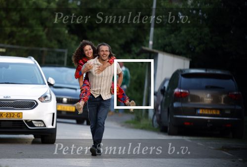 Durgerdam 26 mei 2023
Katja Schuurman en Niek Schrijvershof  gaan eenhapje eten bij restaurant Mark in Durgerdam. Daarna genieten ze van de zonsondergang.