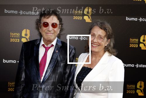 Amsterdam 22 mei 2023
Uitreiking Buma awards in Tuschinski Amsterdam.
Laurens v Rooyen kwam met zijn manager ina brouwer