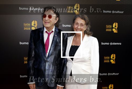 Amsterdam 22 mei 2023
Uitreiking Buma awards in Tuschinski Amsterdam.
Laurens v Rooyen kwam met zijn manager ina brouwer