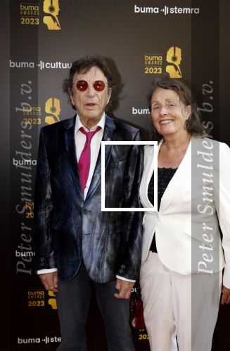 Amsterdam 22 mei 2023
Uitreiking Buma awards in Tuschinski Amsterdam.
Laurens v Rooyen kwam met zijn manager ina brouwer
