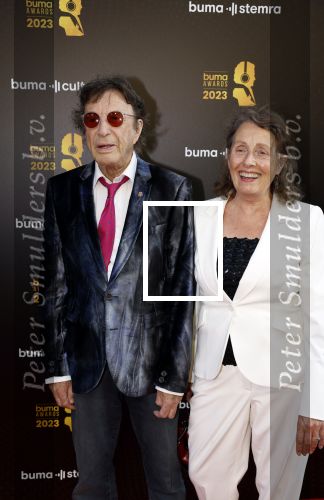 Amsterdam 22 mei 2023
Uitreiking Buma awards in Tuschinski Amsterdam.
Laurens v Rooyen kwam met zijn manager ina brouwer