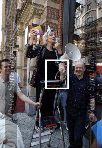 Amsterdam 27 mei 2023
Lone v Roosendaal bij 12.5 jarig bestaan deLaMar theater.