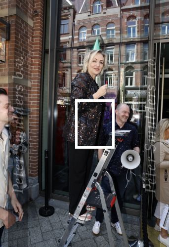 Amsterdam 27 mei 2023
Lone v Roosendaal bij 12.5 jarig bestaan deLaMar theater.