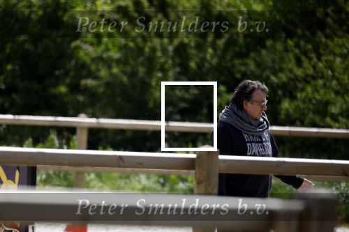 Alkmaar eo 17 mei 2023
Marco Borsato krijgt uitleg over dressuur van een instructeur op een manege