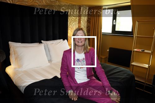 Noordwijk 17 mei 2023
Opening pension Code Rose van Martien Meiland en Erica Meiland . Ook Montana Maxime en Leroy Molkenboer zijn aanwezig Dochter Claire doet de openingshandeling.