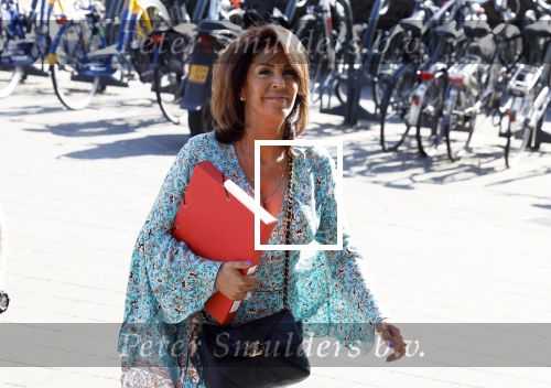 Arnhem 31 mei 2023
Rechtszaak tussen Rachel Hazes en Mariek v Beek bij rechtbank van Arnhem .
Rachel kwam met goede kennis Joop Kruis.